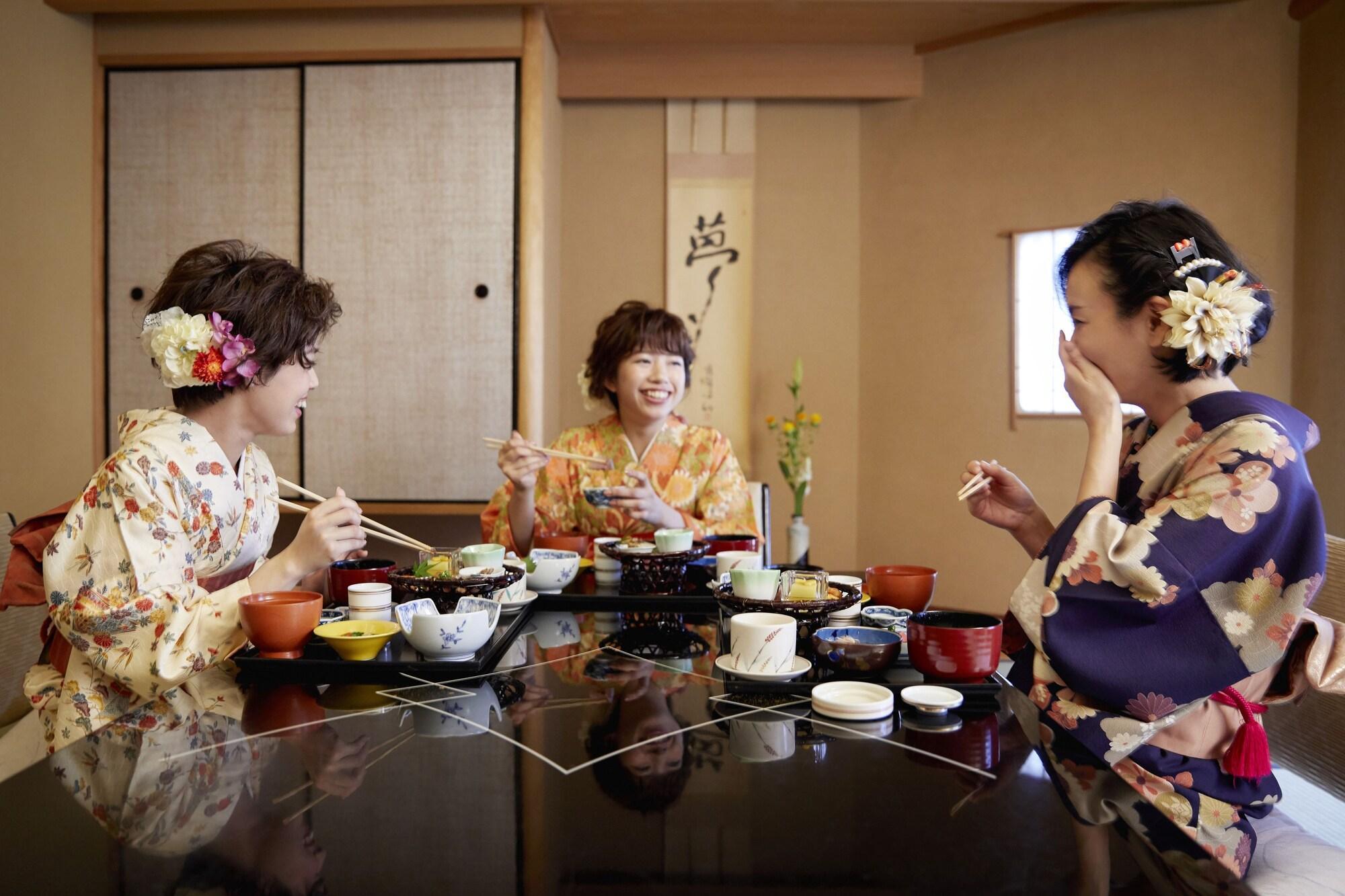 Hotel New Otani Hakata Fukuoka  Ngoại thất bức ảnh A Japanese meal