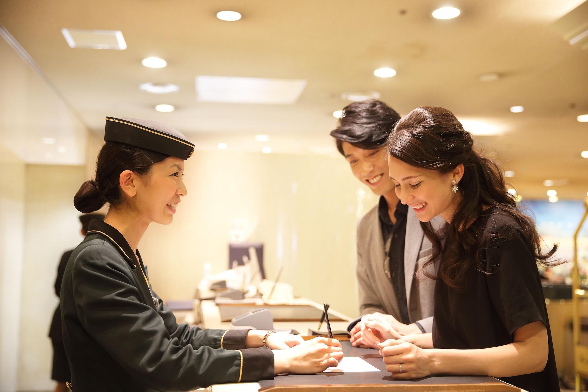 Hotel New Otani Hakata Fukuoka  Ngoại thất bức ảnh A Korean hotel concierge