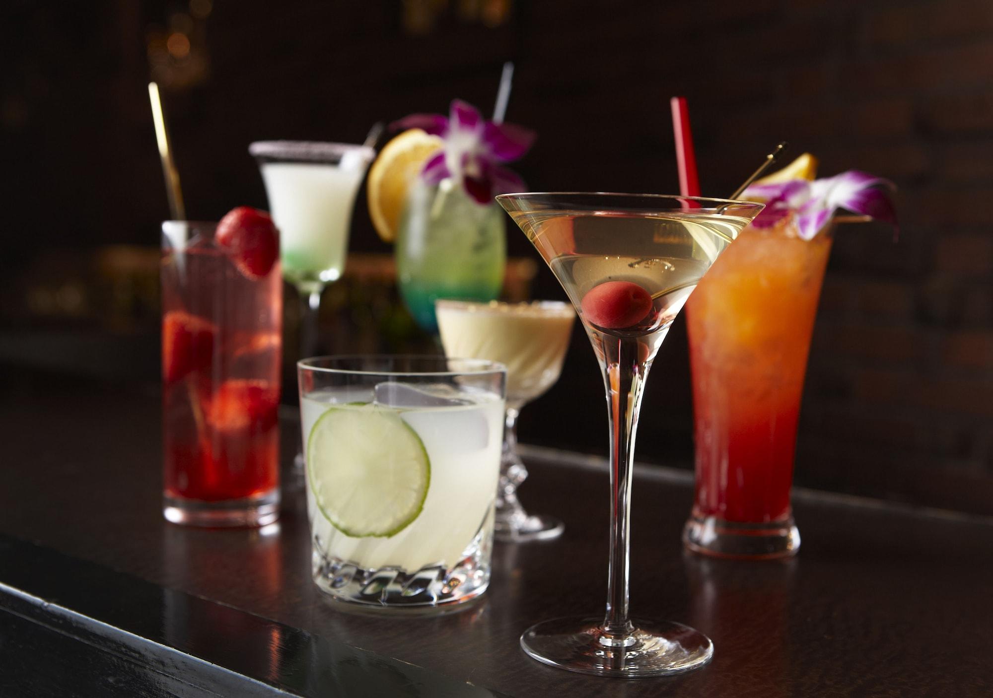 Hotel New Otani Hakata Fukuoka  Ngoại thất bức ảnh A selection of cocktails